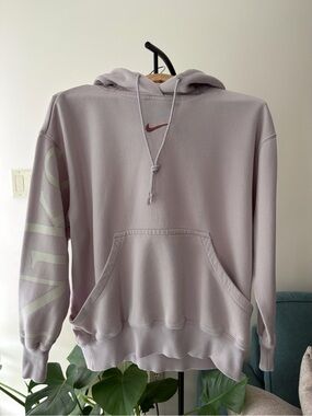 Nike Hoodie in Light Lavender with Subtle Swoosh